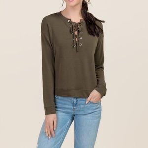 Francescas Jolie: Long Sleeve Lattice Sweatshirt